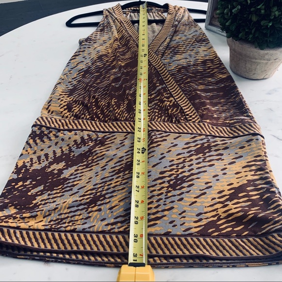 BCBG MaxAzria | Deep Plunge Cocktail Dress - Picture 4 of 8